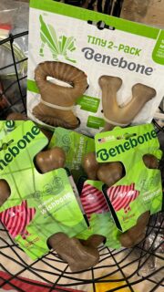 大人気カミカミトイ🐾

 @benebone_jp 
⁡
アメリカ生まれのカミカミフレーバートイ
ベーコンがsold outでしたが
全サイズ再入荷しましたˊ˗
⁡
スモール ¥2.200
ミディアム ¥2.640
ラージ ¥3.740
ジャイアント ¥4.290
⁡
1パック ¥4.070
⁡
クリスマスプレゼントにもオススメです🎁🐶✩⡱
⁡
 #benebone
